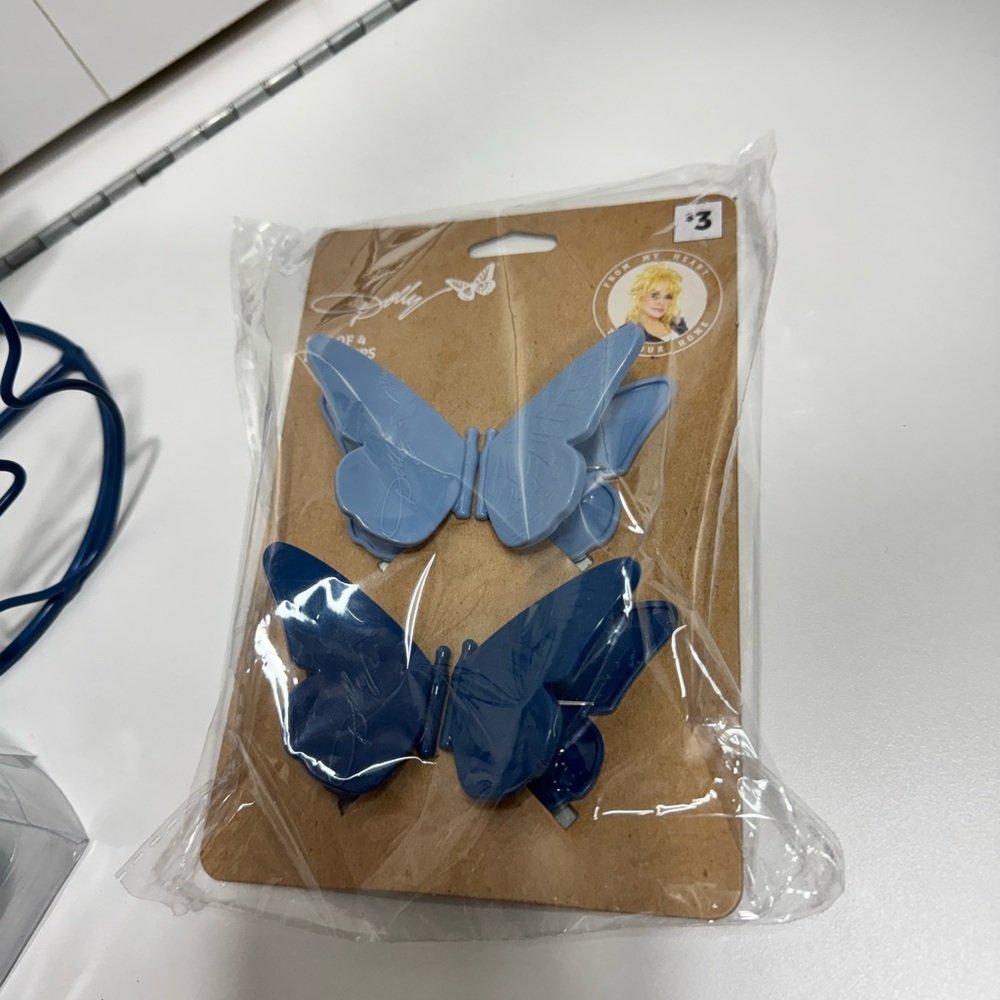 Dolly Parton Blue Butterfly Kitchen Set - Picture 2 of 6